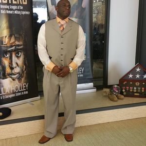 Meet your Posher, Thomas